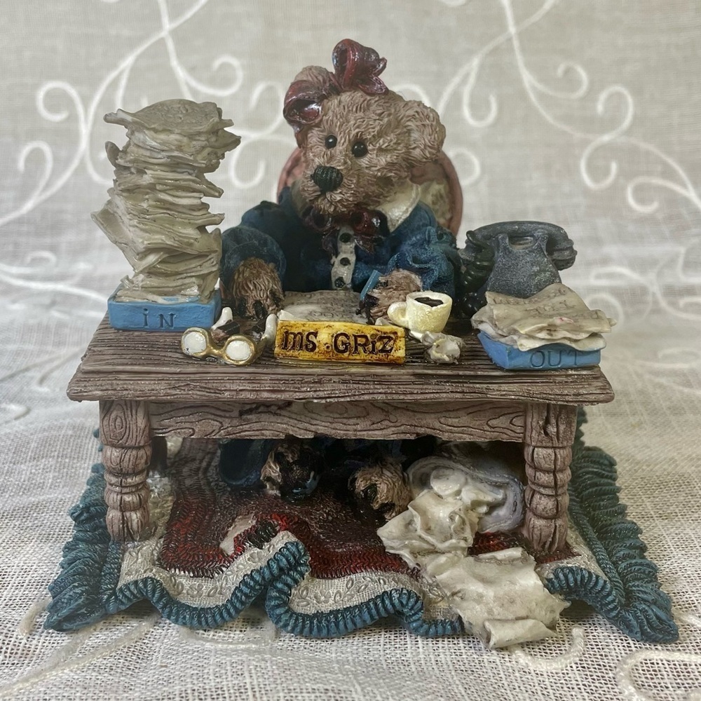 Vintage 1995 Teacher "Ms. Griz Monday Morning" Resin Figurine - Style #2276